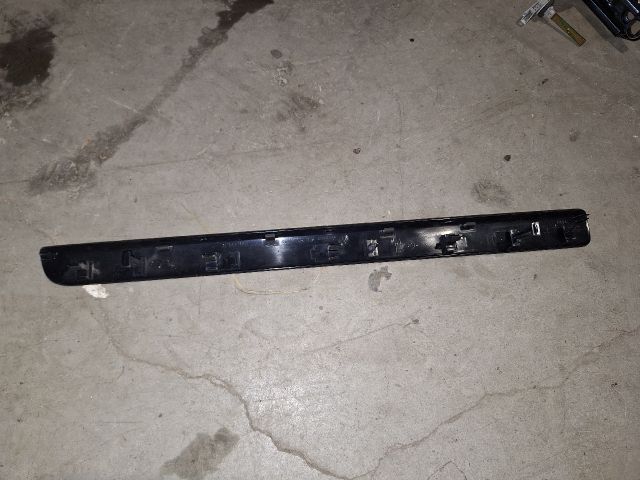 bontott VW GOLF VII Jobb Műszerfal Díszléc