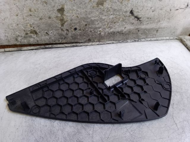 bontott VW GOLF VII Jobb Műszerfal Oldalkárpit