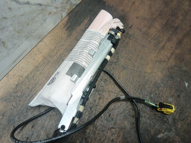 bontott VW GOLF VII Jobb Oldallégzsák