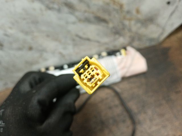 bontott VW GOLF VII Jobb Oldallégzsák