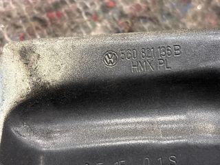 bontott VW GOLF VII Jobb Sárvédő Oldaltartó