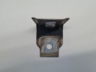 bontott VW GOLF VII Jobb Sárvédő Oldaltartó