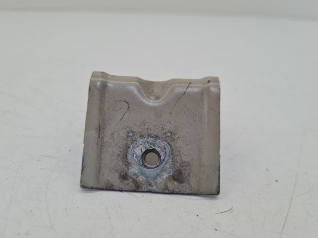 bontott VW GOLF VII Jobb Sárvédő Oldaltartó