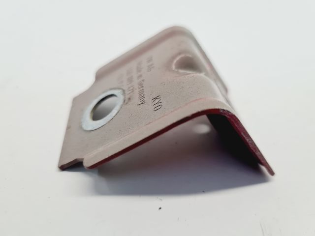 bontott VW GOLF VII Jobb Sárvédő Oldaltartó