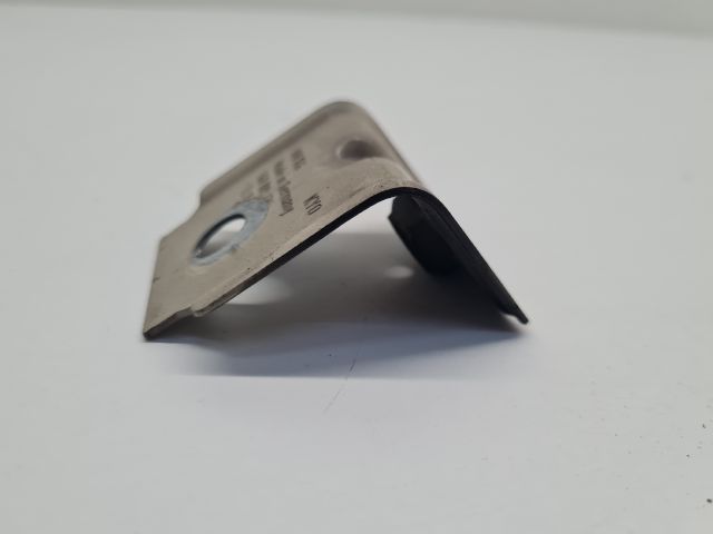 bontott VW GOLF VII Jobb Sárvédő Oldaltartó