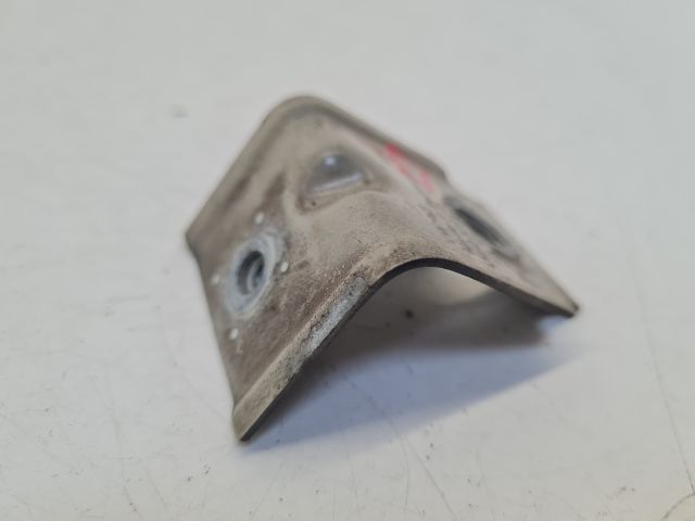 bontott VW GOLF VII Jobb Sárvédő Oldaltartó