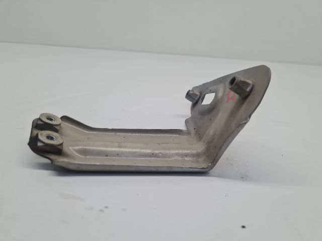 bontott VW GOLF VII Jobb Sárvédő Oldaltartó