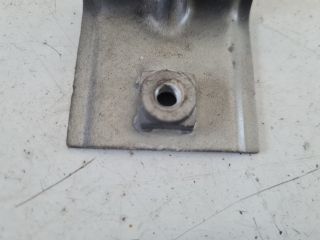 bontott VW GOLF VII Jobb Sárvédő Oldaltartó