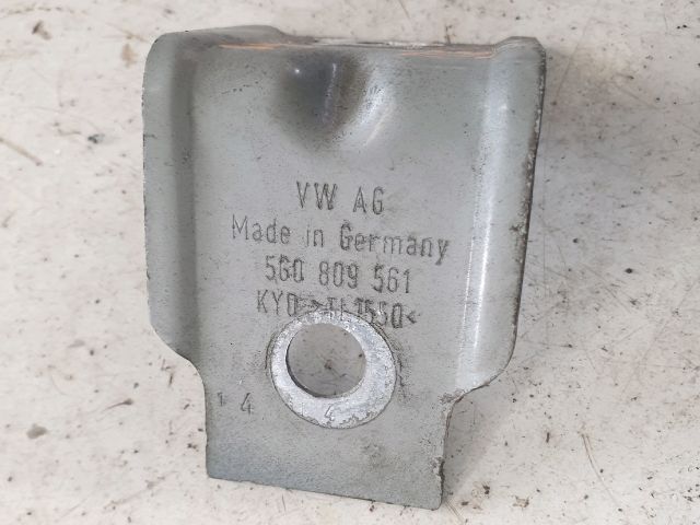 bontott VW GOLF VII Jobb Sárvédő Oldaltartó