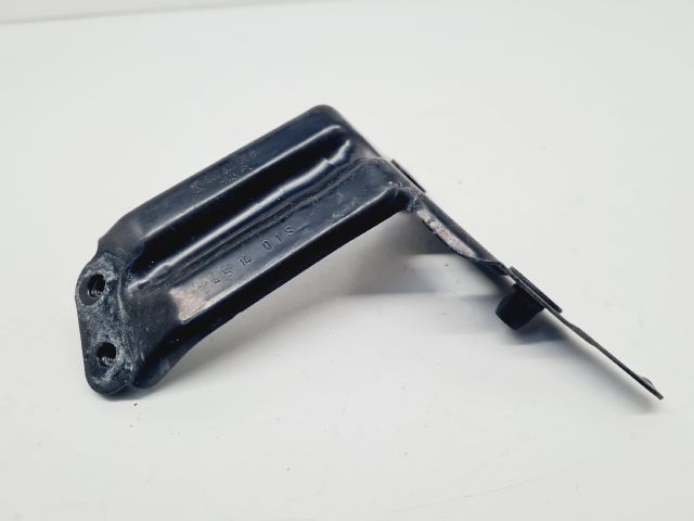 bontott VW GOLF VII Jobb Sárvédő Oldaltartó