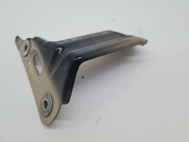 bontott VW GOLF VII Jobb Sárvédő Oldaltartó