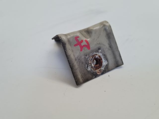 bontott VW GOLF VII Jobb Sárvédő Oldaltartó