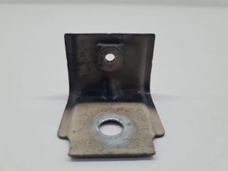 bontott VW GOLF VII Jobb Sárvédő Oldaltartó