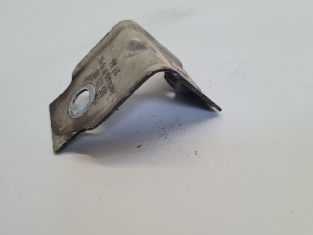 bontott VW GOLF VII Jobb Sárvédő Oldaltartó