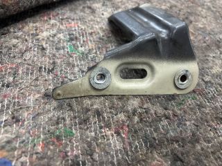 bontott VW GOLF VII Jobb Sárvédő Oldaltartó