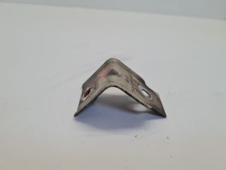 bontott VW GOLF VII Jobb Sárvédő Oldaltartó