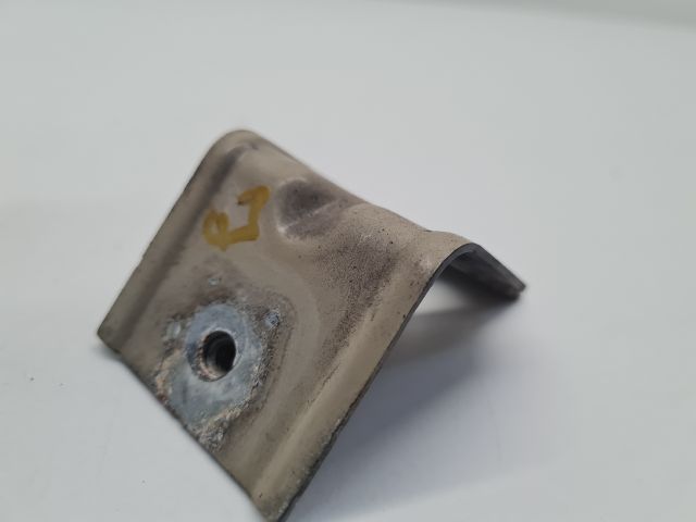 bontott VW GOLF VII Jobb Sárvédő Oldaltartó