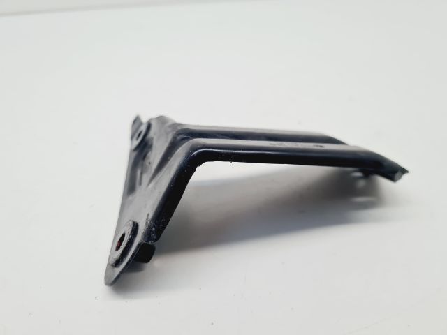 bontott VW GOLF VII Jobb Sárvédő Oldaltartó