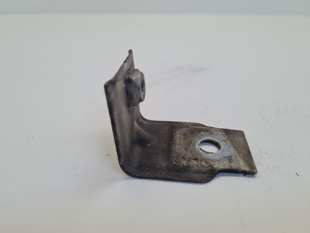 bontott VW GOLF VII Jobb Sárvédő Oldaltartó