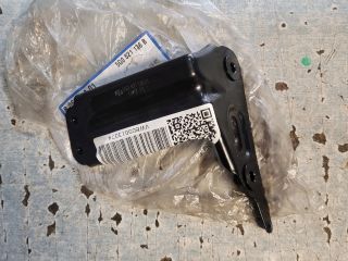 bontott VW GOLF VII Jobb Sárvédő Oldaltartó