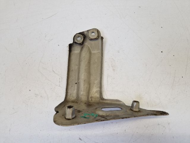 bontott VW GOLF VII Jobb Sárvédő Oldaltartó