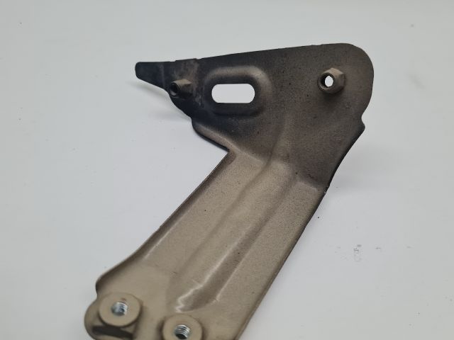 bontott VW GOLF VII Jobb Sárvédő Oldaltartó