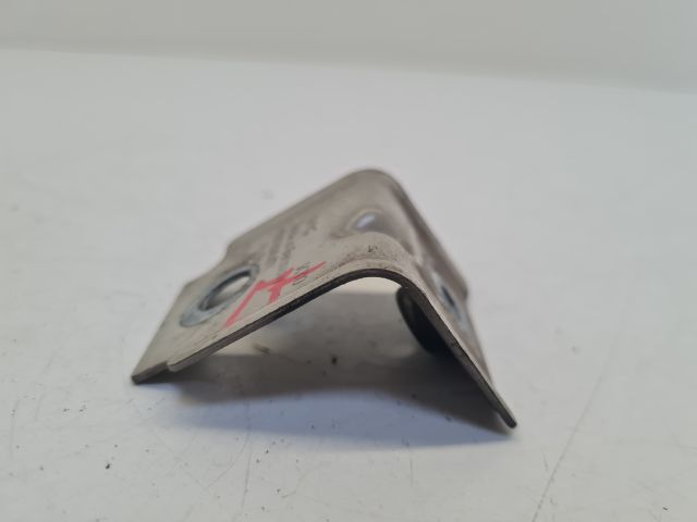 bontott VW GOLF VII Jobb Sárvédő Oldaltartó