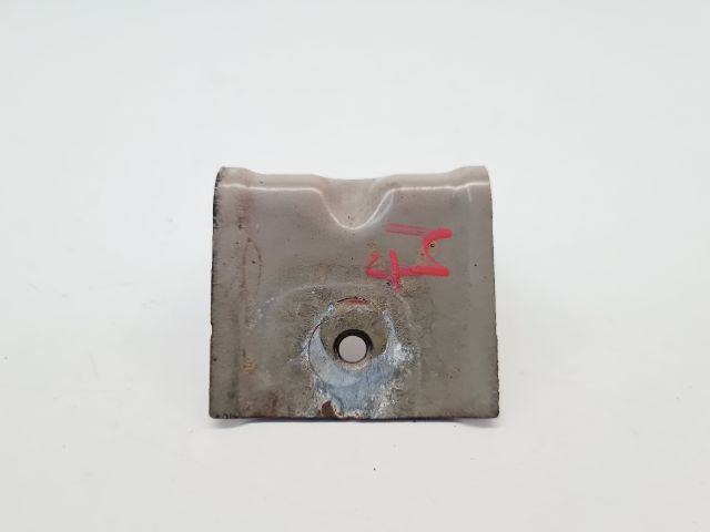 bontott VW GOLF VII Jobb Sárvédő Oldaltartó