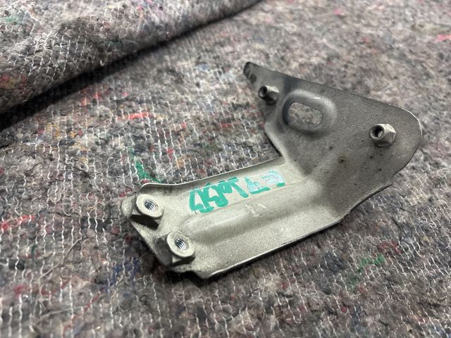 bontott VW GOLF VII Jobb Sárvédő Oldaltartó