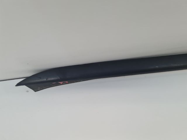 bontott VW GOLF VII Jobb Szélvédő Alatti Vízelvezető Műanyag