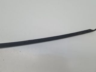 bontott VW GOLF VII Jobb Szélvédő Alatti Vízelvezető Műanyag