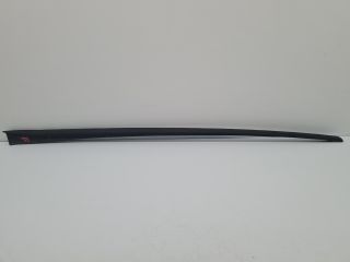 bontott VW GOLF VII Jobb Szélvédő Alatti Vízelvezető Műanyag