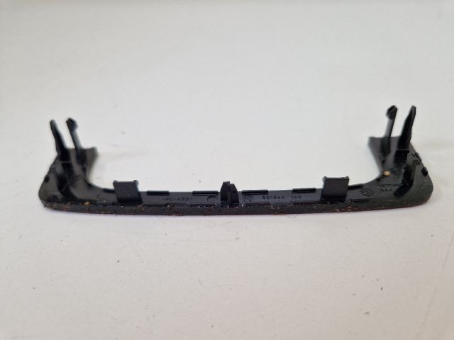 bontott VW GOLF VII Kábelcsatorna Fedél