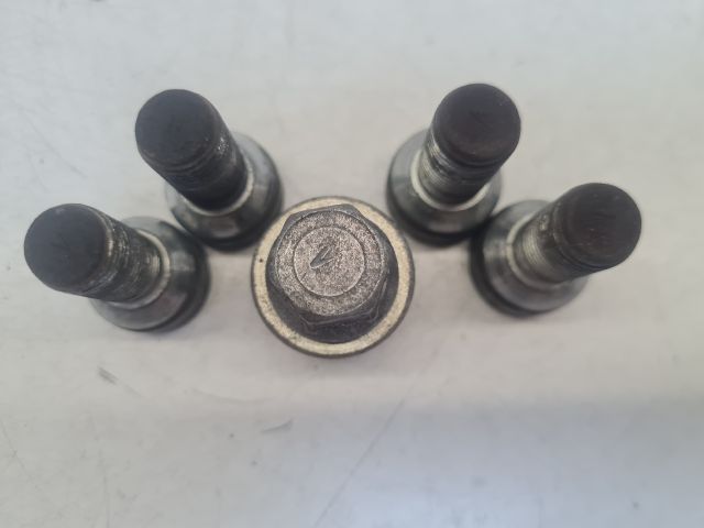 bontott VW GOLF VII Kerékőr Szett