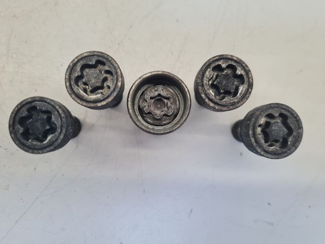 bontott VW GOLF VII Kerékőr Szett