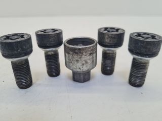 bontott VW GOLF VII Kerékőr Szett