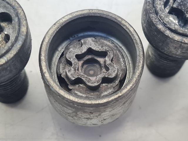 bontott VW GOLF VII Kerékőr Szett