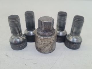 bontott VW GOLF VII Kerékőr Szett