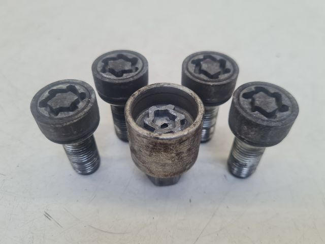 bontott VW GOLF VII Kerékőr Szett