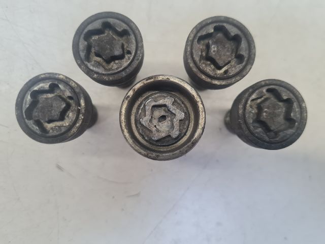 bontott VW GOLF VII Kerékőr Szett