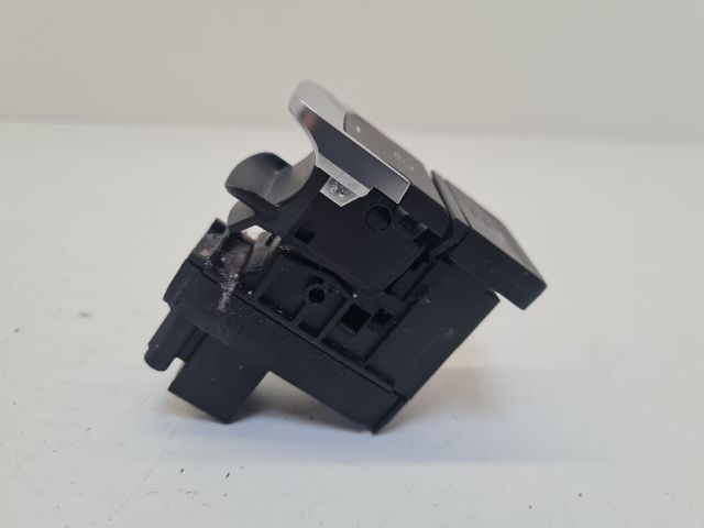 bontott VW GOLF VII Kézifék Kapcsoló