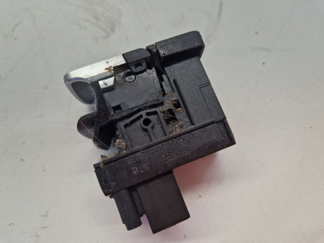 bontott VW GOLF VII Kézifék Kapcsoló