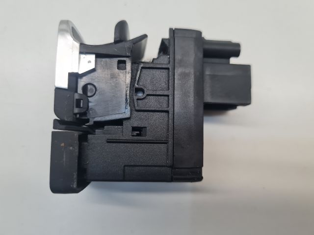 bontott VW GOLF VII Kézifék Kapcsoló