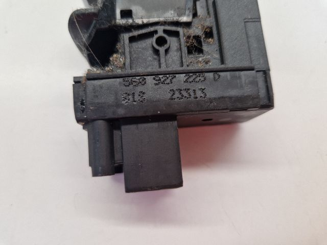 bontott VW GOLF VII Kézifék Kapcsoló