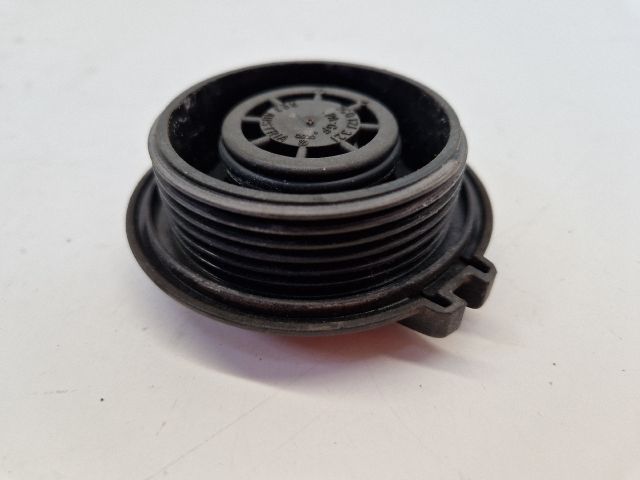 bontott VW GOLF VII Kiegyenlítőtartály Sapka