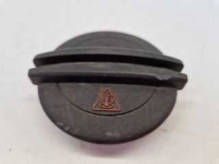 bontott VW GOLF VII Kiegyenlítőtartály Sapka