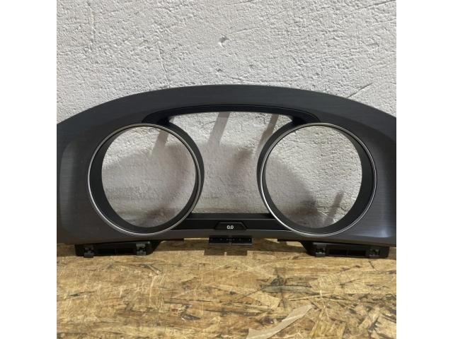 bontott VW GOLF VII Kilométeróra Keret