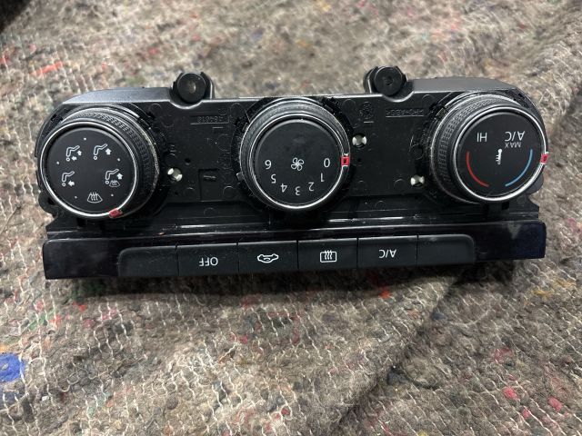 bontott VW GOLF VII Klíma Kapcsoló