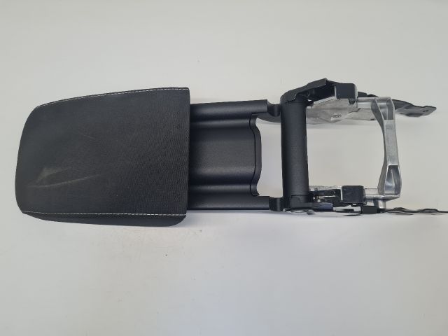 bontott VW GOLF VII Könyöklő