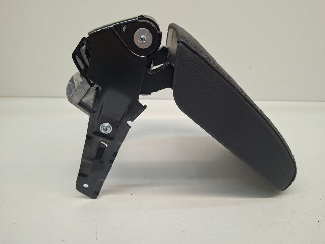 bontott VW GOLF VII Könyöklő